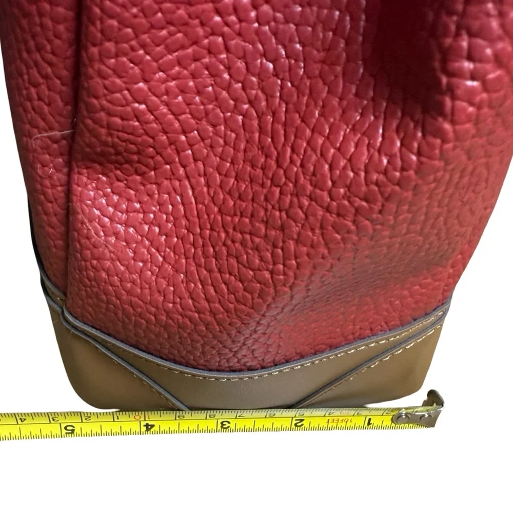 Lewis & Hyde Red Pebbled Tote with Genuine Leather Trim – excellent